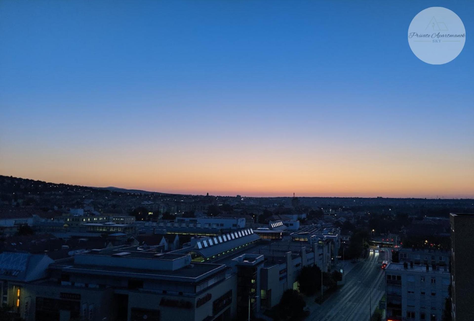 Sky Panorama Apartman Pecs Bagian luar foto
