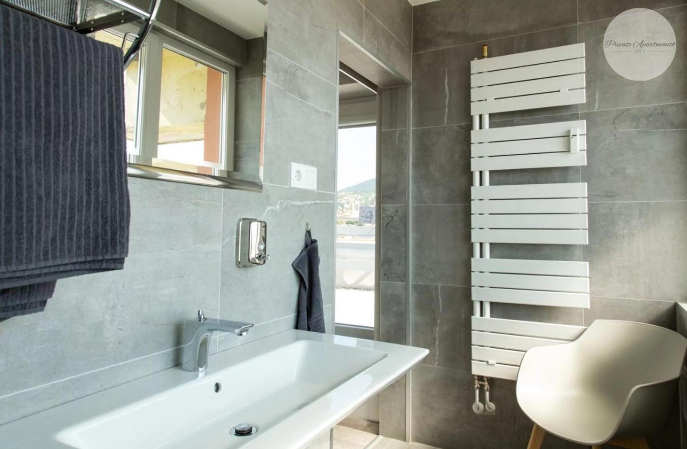 Sky Panorama Apartman Pecs Bagian luar foto